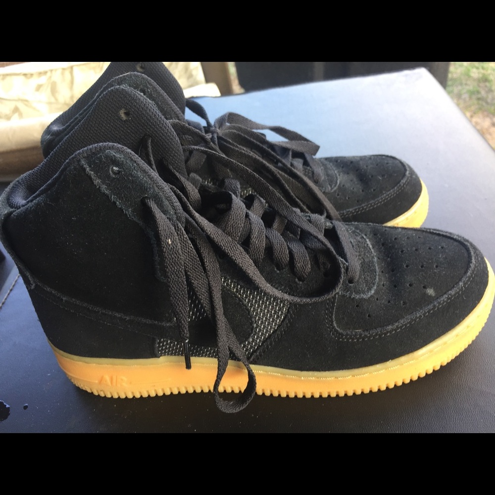 Size 8 Men’s Nike Air Hightop Tennis Shoes